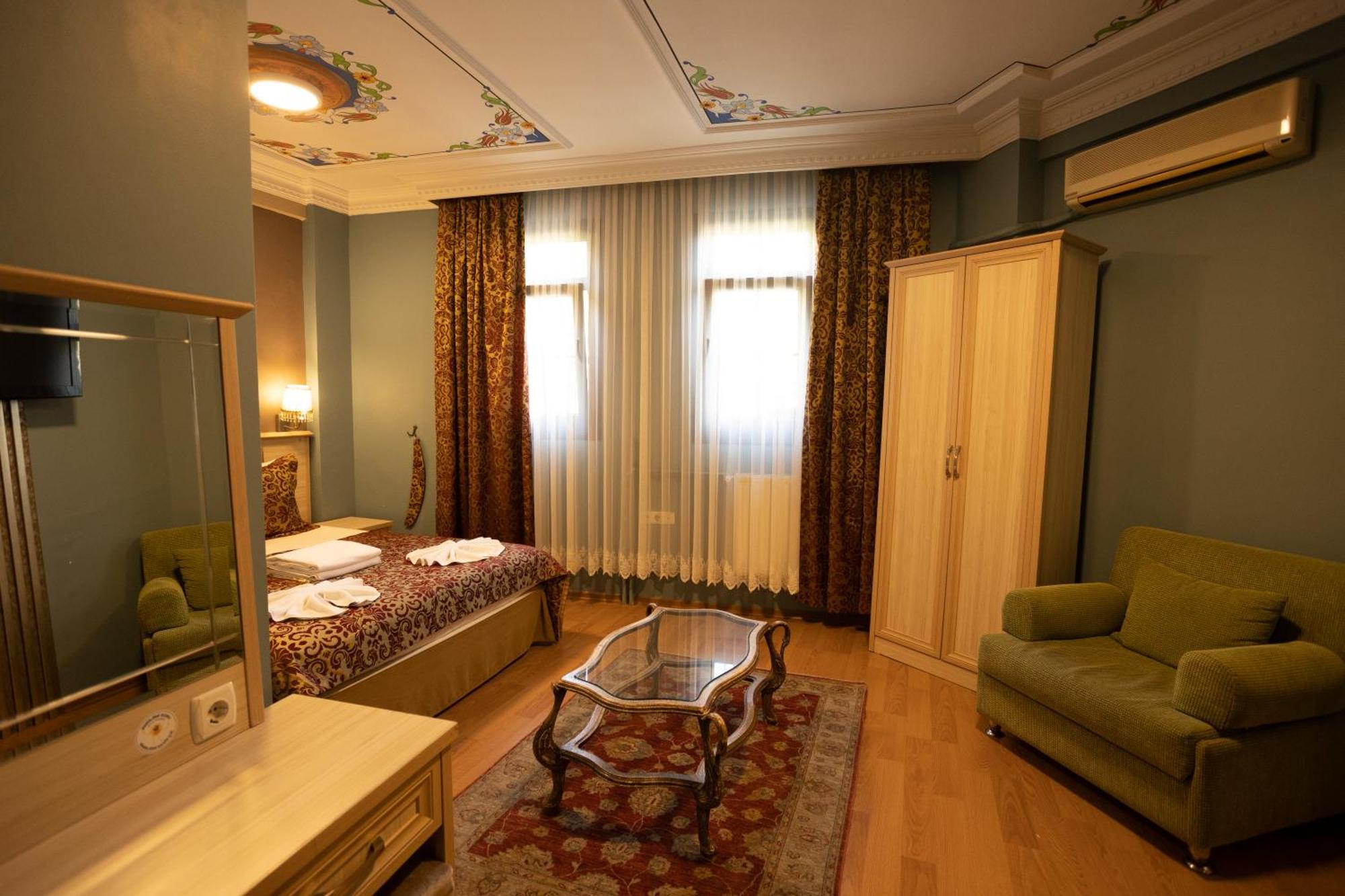 Tashkonak Studio Suites Istanbul Exterior photo